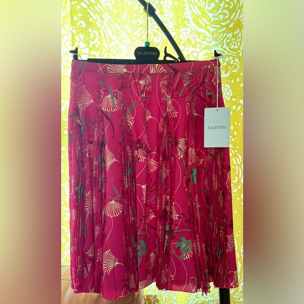 Valentino Pink Lotus Silk Skirt Fairycore – Size IT 40 (US 4) – $3750 Retail NWT - Picture 9 of 9